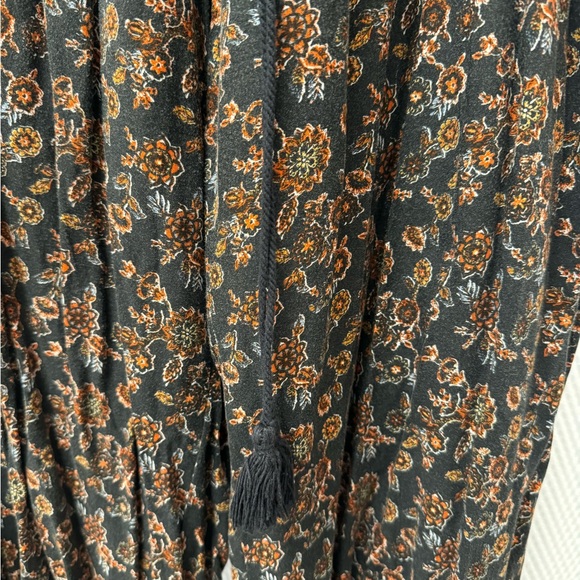 Women’s casual pants. Size Junior Large - Picture 3 of 7